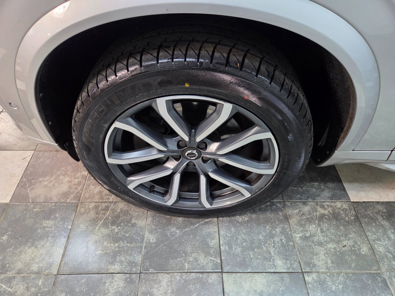 Used 2018 Volvo XC90 T6 Momentum w/ Convenience Package image 33