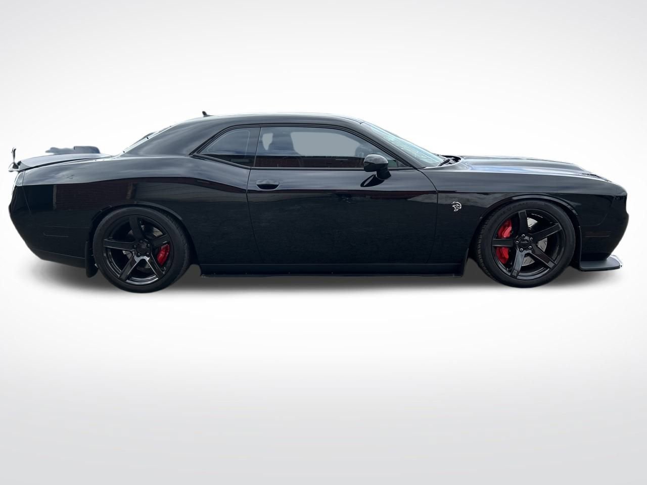Used 2016 Dodge Challenger SRT Hellcat image 4