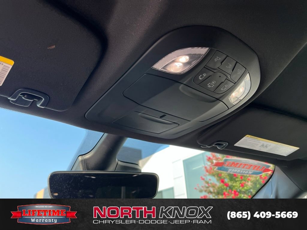 New 2026 Chrysler Voyager LX FWD image 9