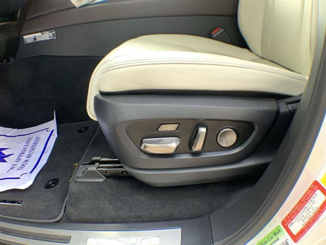 Used 2024 Lexus LX 600 4WD w/ Luxury Package image 12