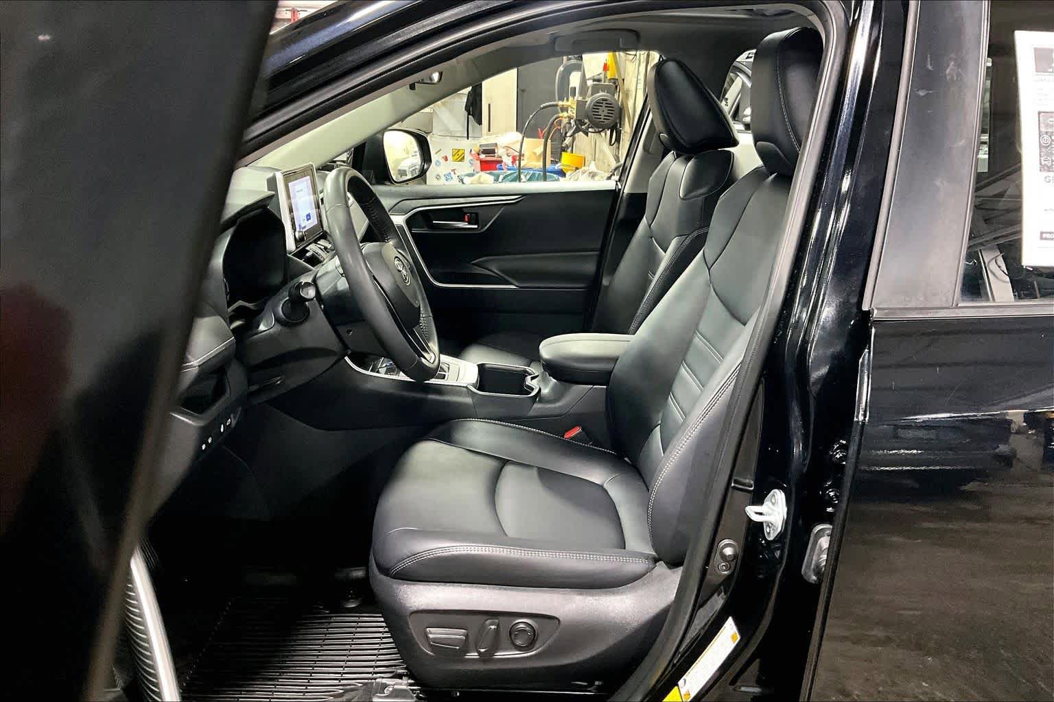 Certified 2023 Toyota RAV4 XLE Premium image 9