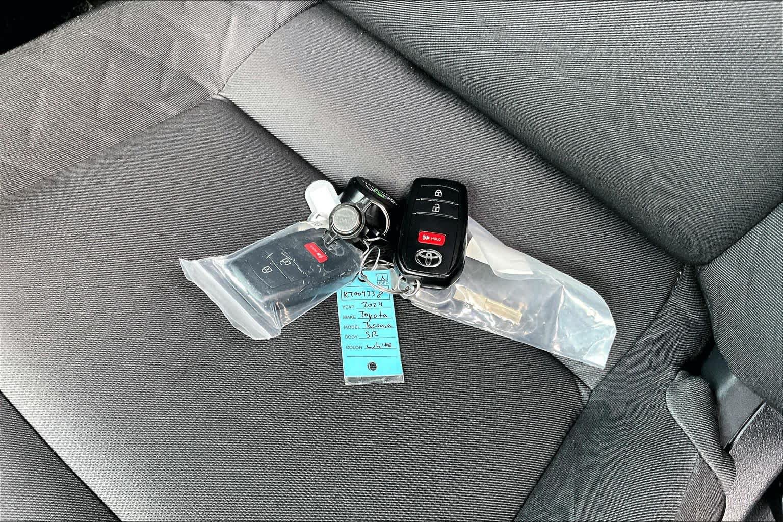 Certified 2024 Toyota Tacoma SR AWD/4WD image 15