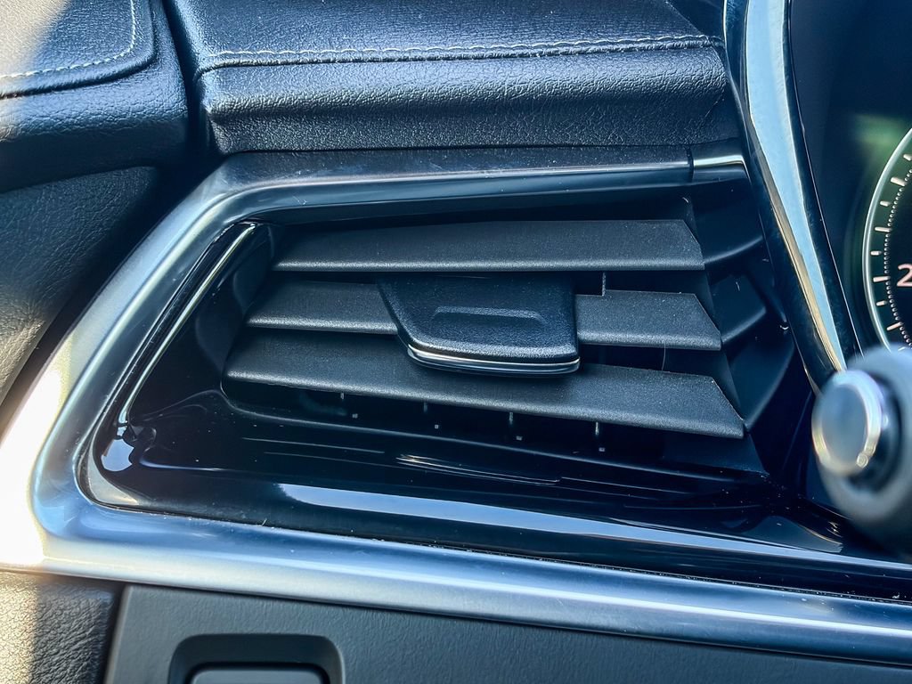 Certified 2024 Cadillac XT6 Luxury w/ LPO, Floor Liner Package AWD/4WD image 42