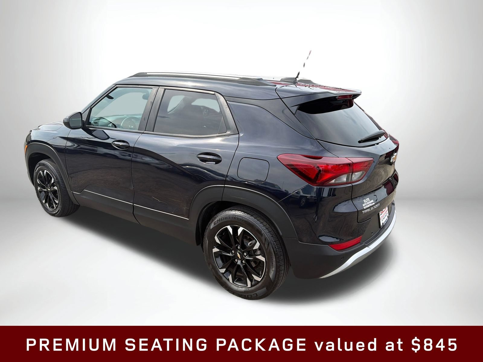 Used 2021 Chevrolet TrailBlazer LT w/ Premium Seating Package FWD image 4