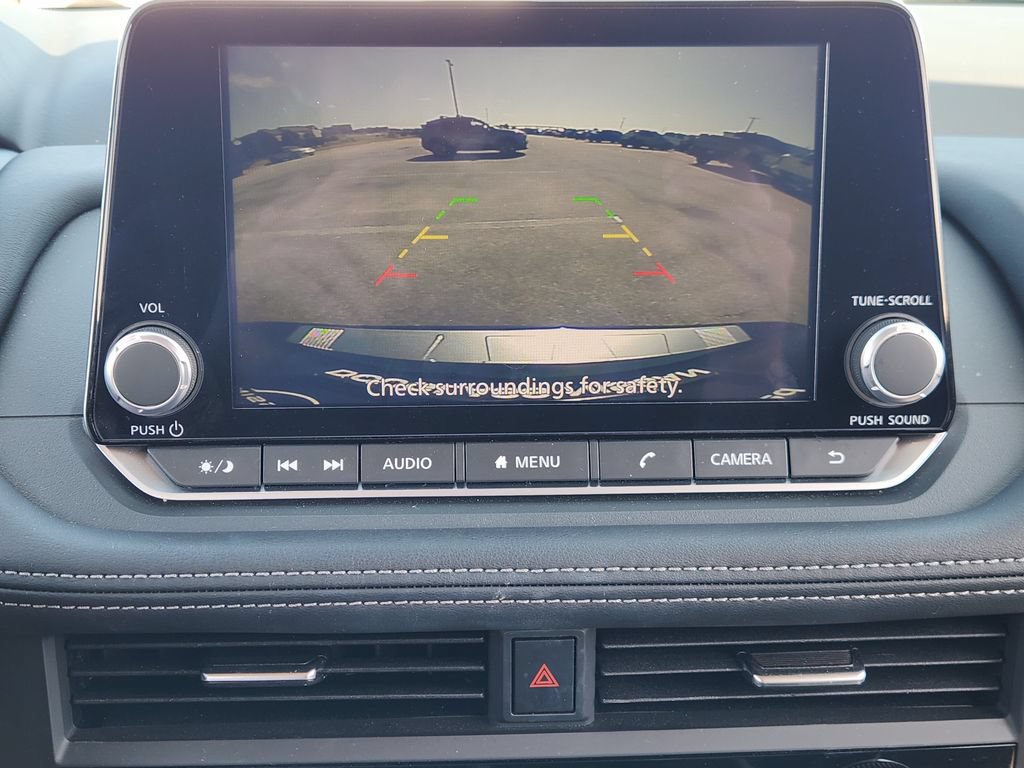 Used 2025 Nissan Rogue SV FWD image 13