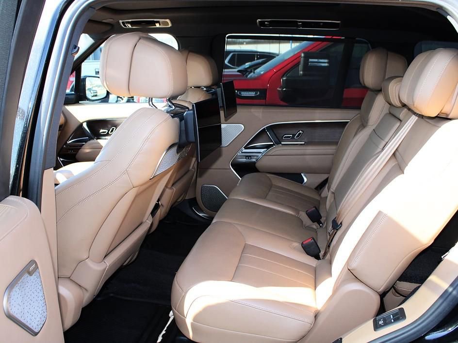 Used 2023 Land Rover Range Rover Long Wheelbase Autobiography image 44