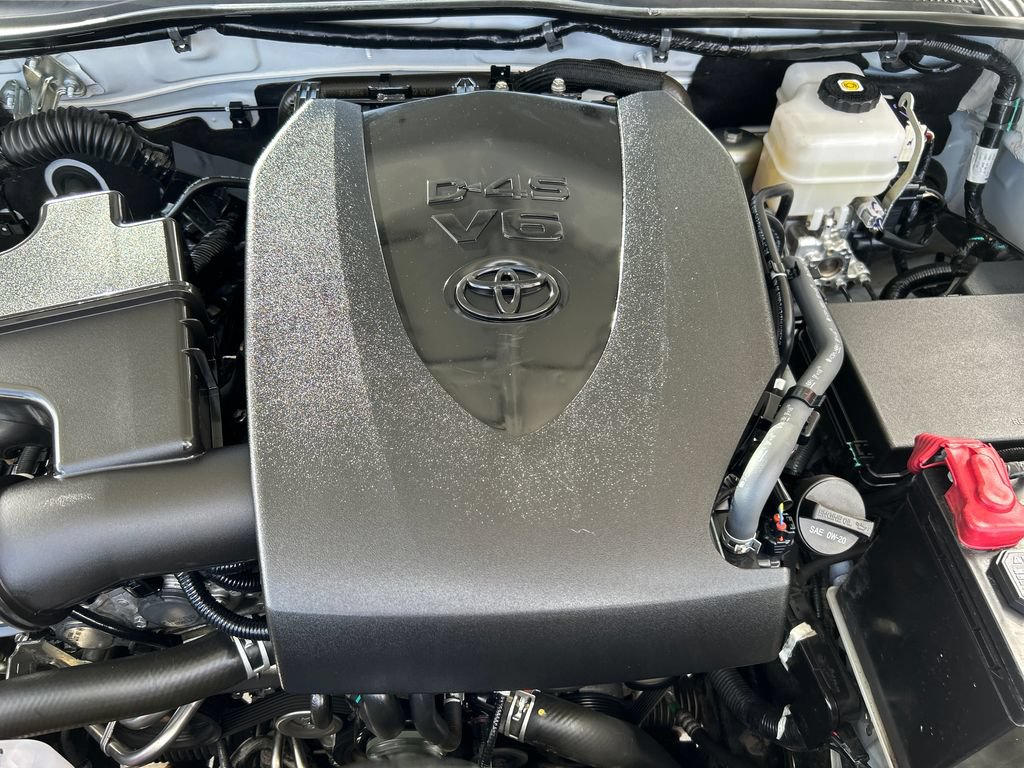 Certified 2022 Toyota Tacoma TRD Off-Road AWD/4WD image 23