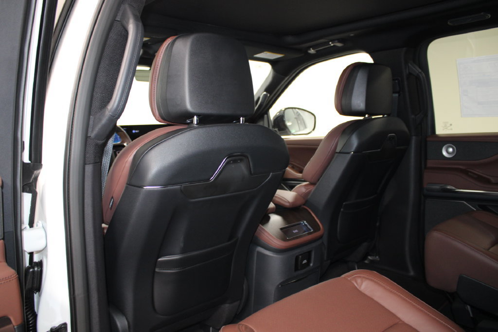 New 2027 Lincoln Navigator Reserve AWD/4WD image 26