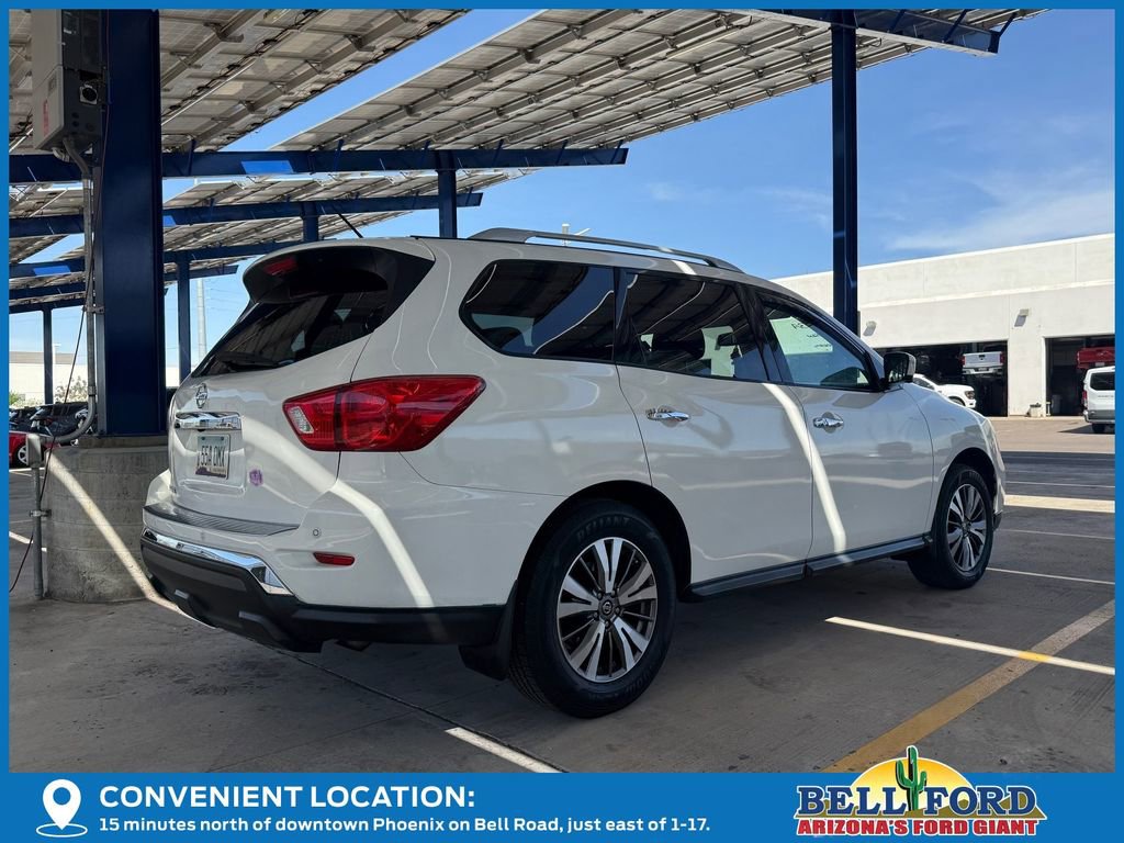 Used 2017 Nissan Pathfinder SL w/ Cargo Package image 4