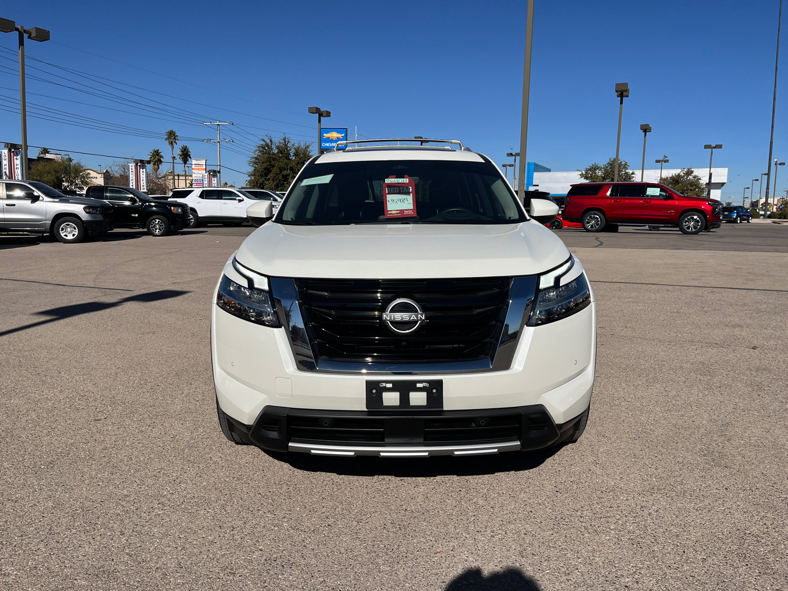 Used 2023 Nissan Pathfinder Platinum image 2