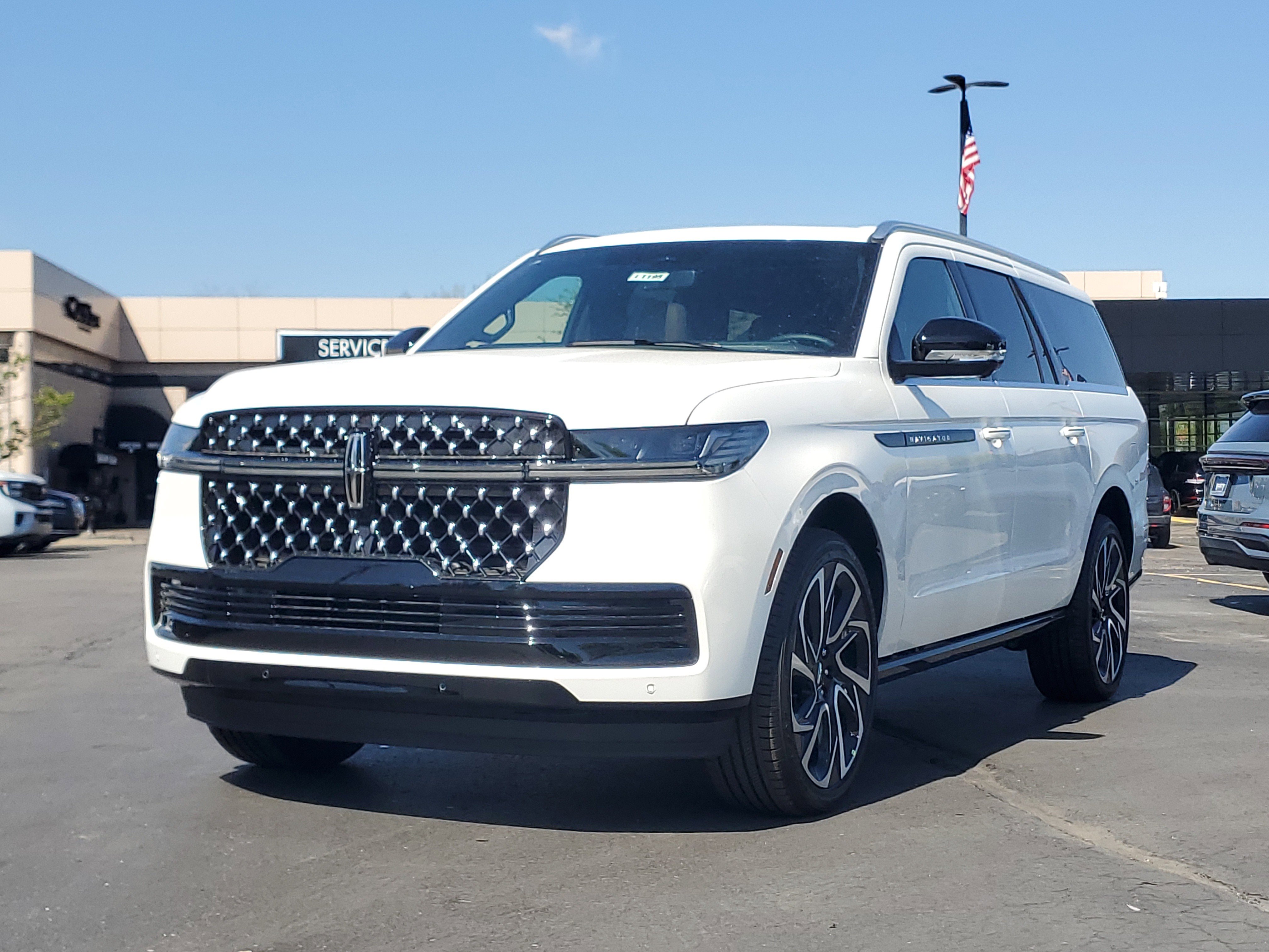 New 2026 Lincoln Navigator L Black Label AWD/4WD image 1