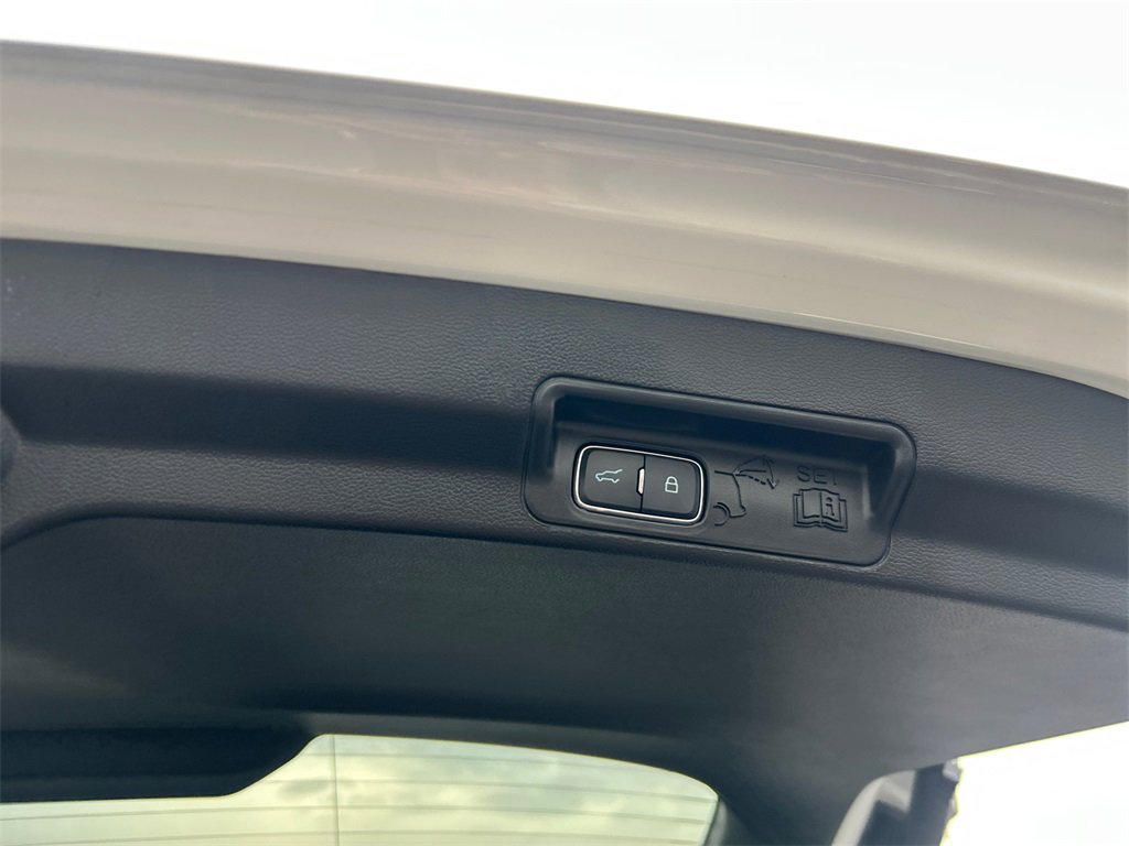 Used 2025 Ford Explorer ST-Line w/ Premium Package image 36