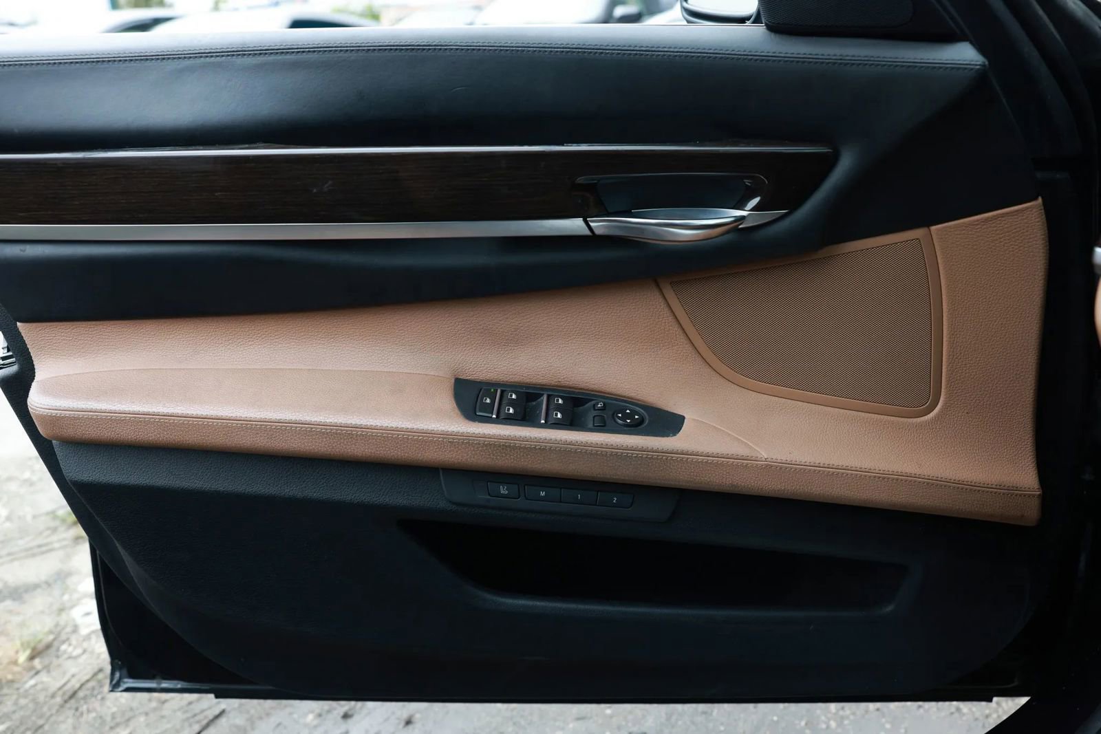 Used 2011 BMW 740i image 41