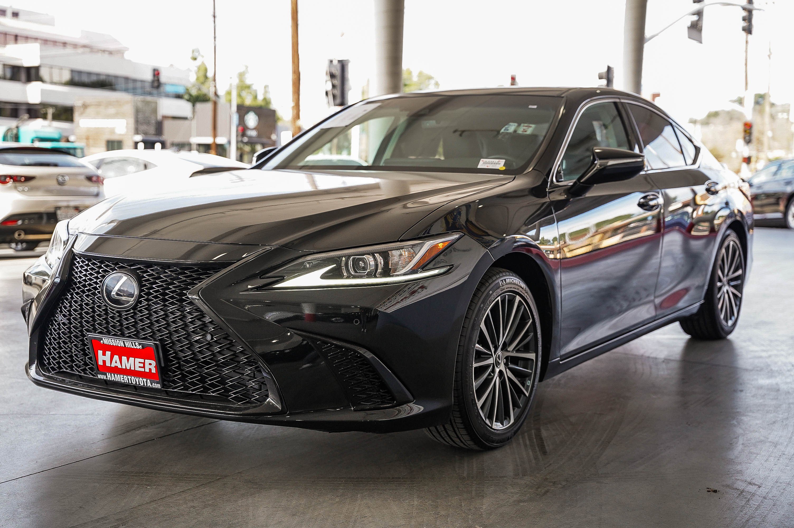 Used 2023 Lexus ES 300h w/ Premium Package image 3