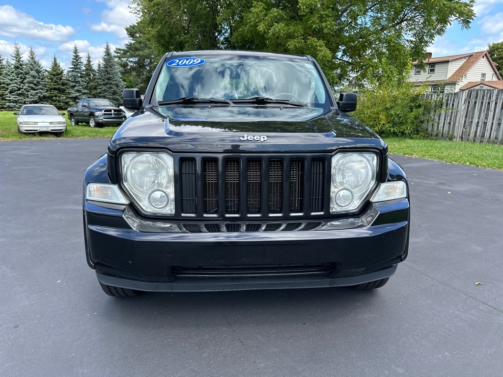 Used 2009 Jeep Liberty Sport image 3