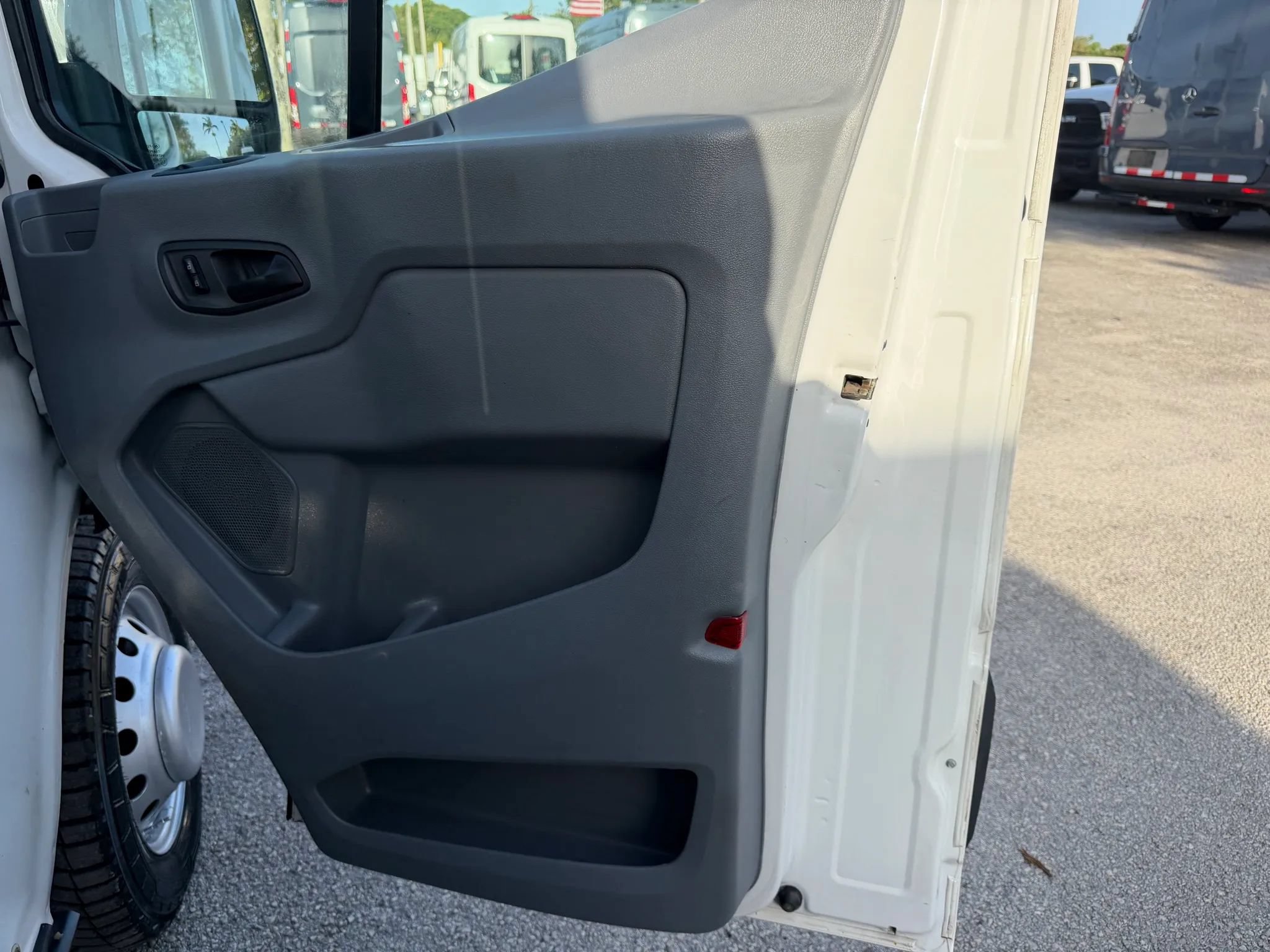 Used 2017 Ford Transit 350 XLT RWD image 18
