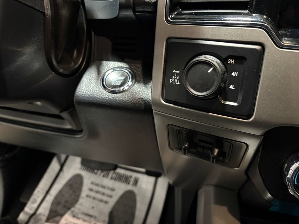 Used 2022 Ford F250 Lariat w/ Black Appearance Package image 15