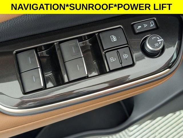 Used 2025 Toyota Crown Signia w/ Advanced Technology Package AWD/4WD image 12