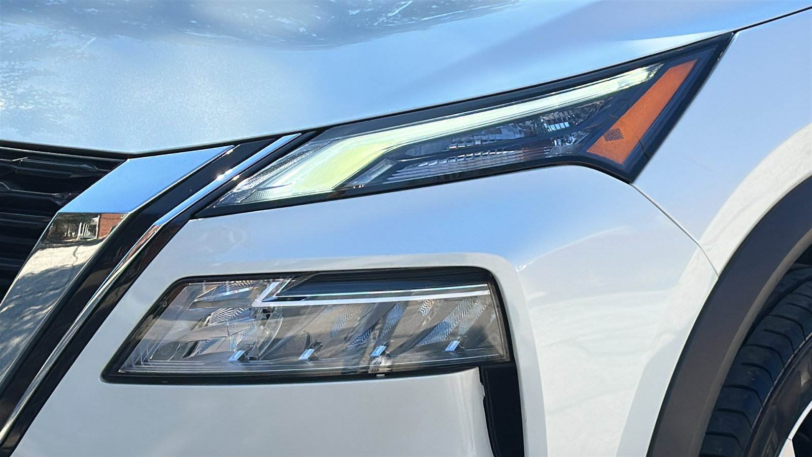 Certified 2022 Nissan Rogue SV w/ SV Premium Package image 4