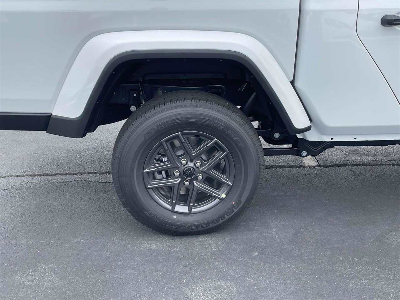 New 2025 Jeep Gladiator Sport image 36