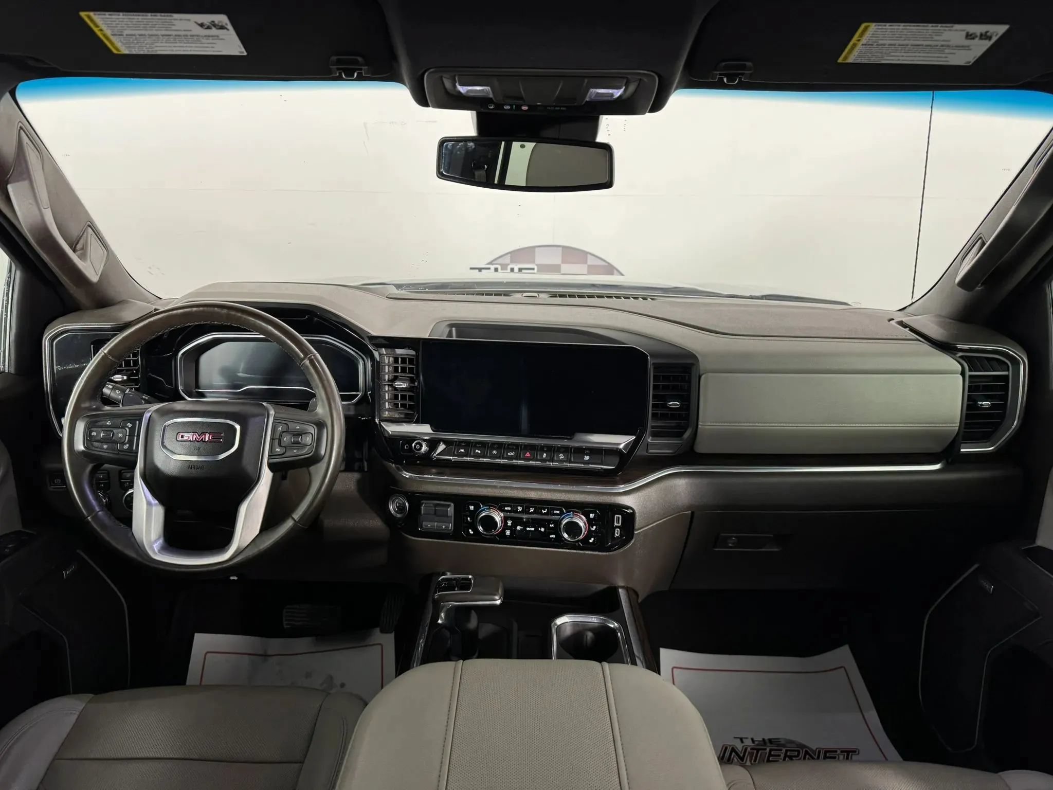 Used 2023 GMC Sierra 1500 SLT w/ SLT Premium Package AWD/4WD image 11