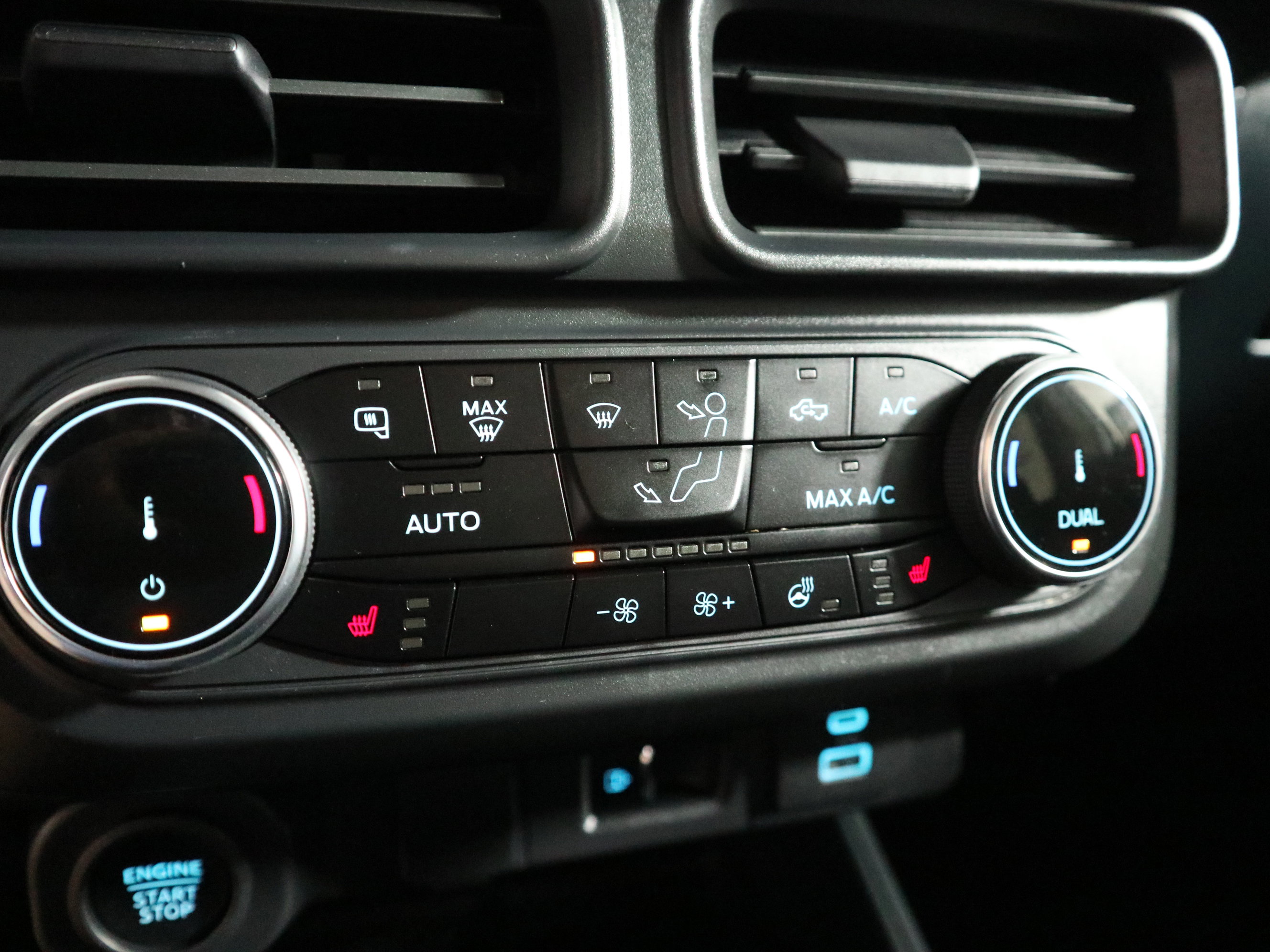 Used 2024 Ford Maverick Lariat w/ Black Appearance Package image 34