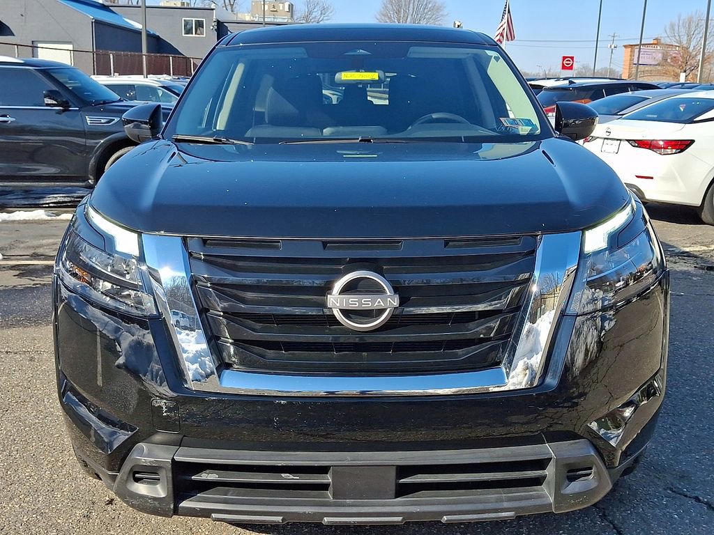 Certified 2023 Nissan Pathfinder S image 3