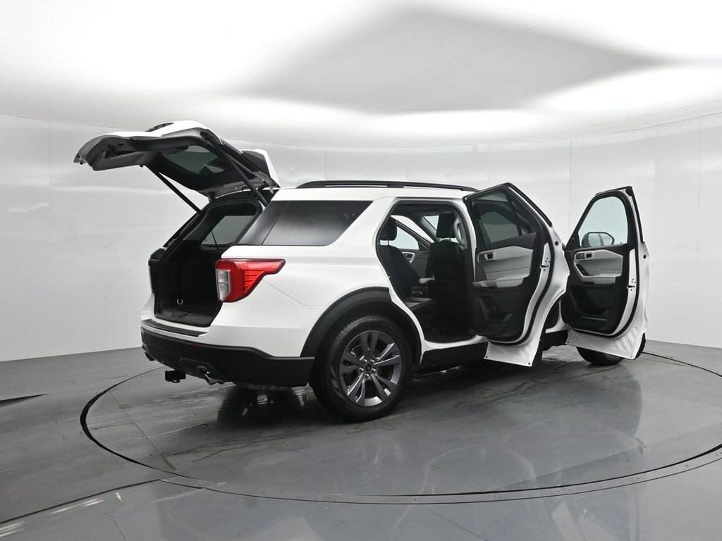 Certified 2023 Ford Explorer XLT w/ Equipment Group 202A image 6