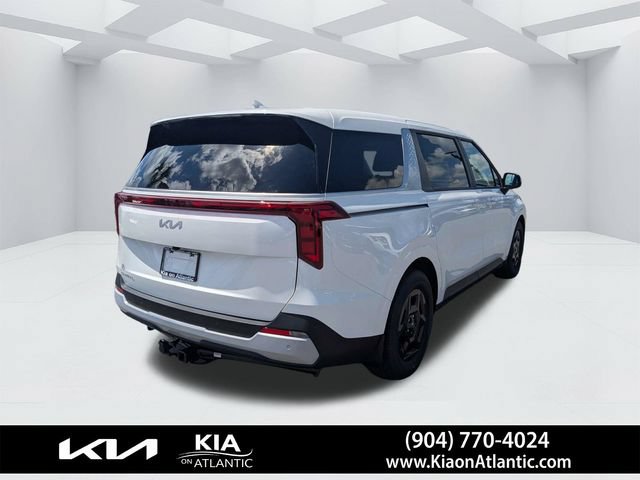 New 2026 Kia Carnival FWD image 3