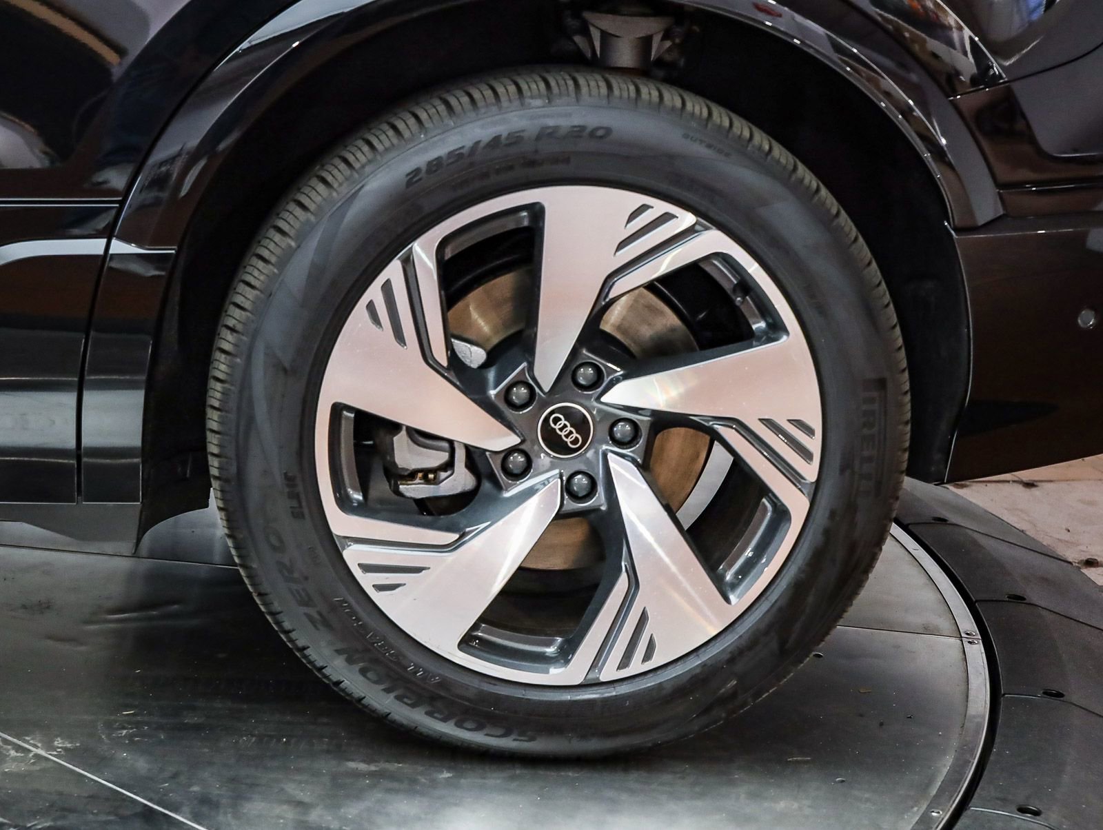 New 2025 Audi Q6 e-tron Premium Plus AWD/4WD image 12