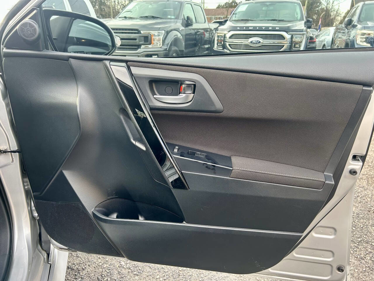 Used 2018 Toyota Corolla iM FWD image 19