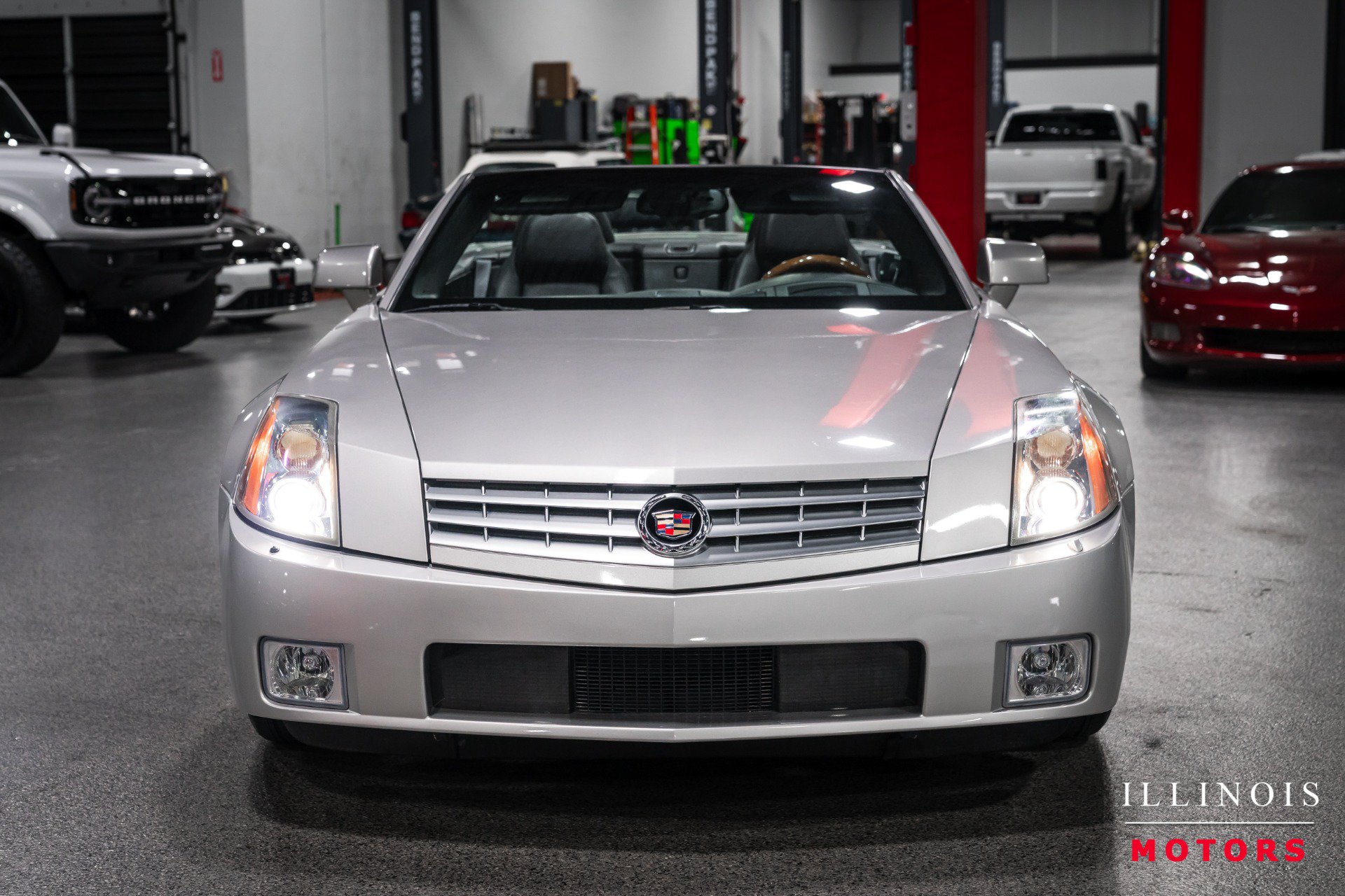 Used 2004 Cadillac XLR RWD image 8