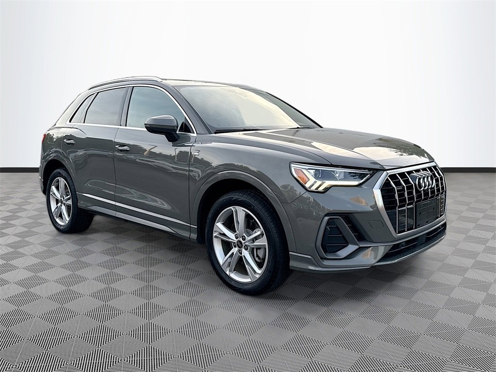 Used 2023 Audi Q3 2.0T Premium Plus w/ Premium Plus Package image 4