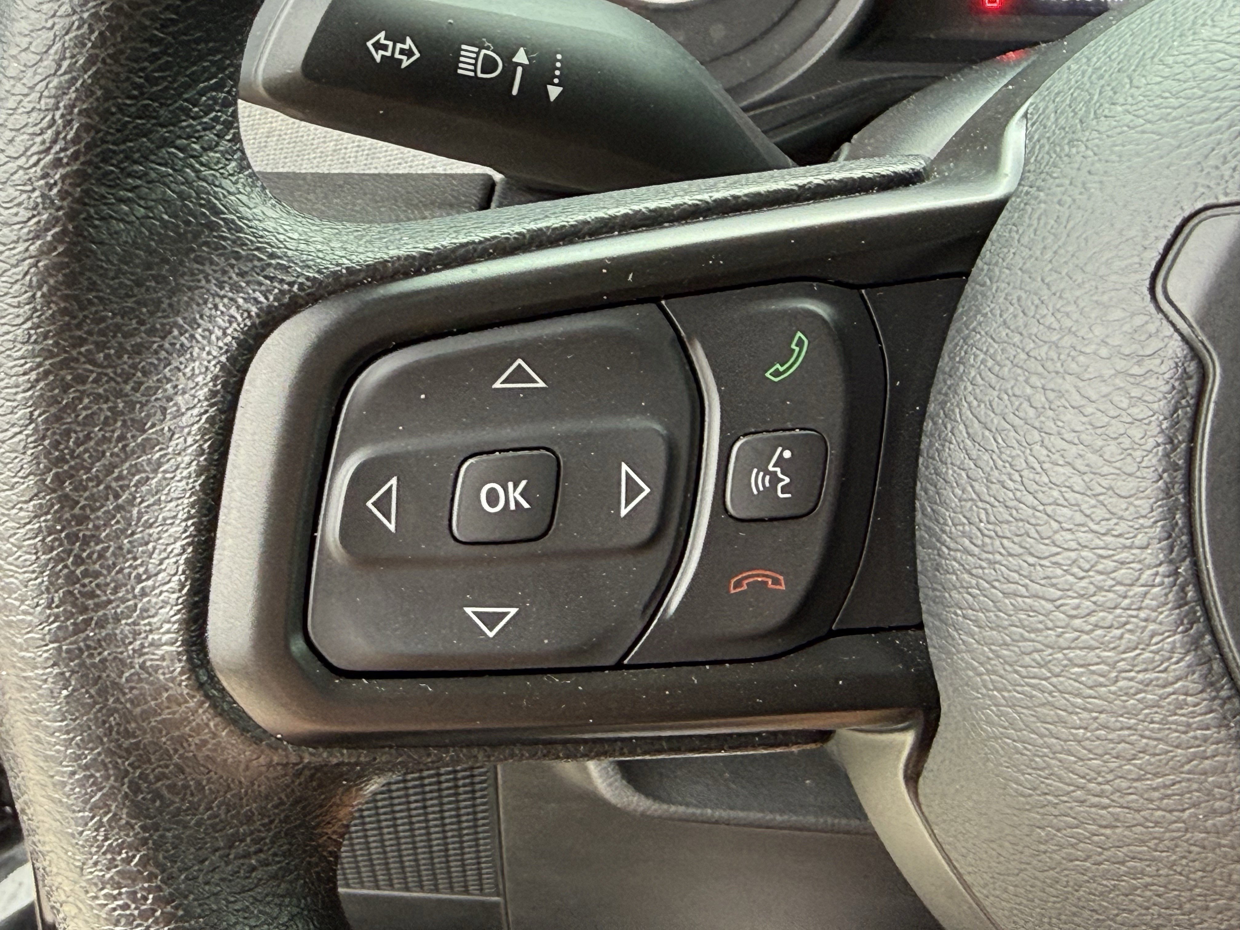 Used 2025 Jeep Gladiator Sport AWD/4WD image 17