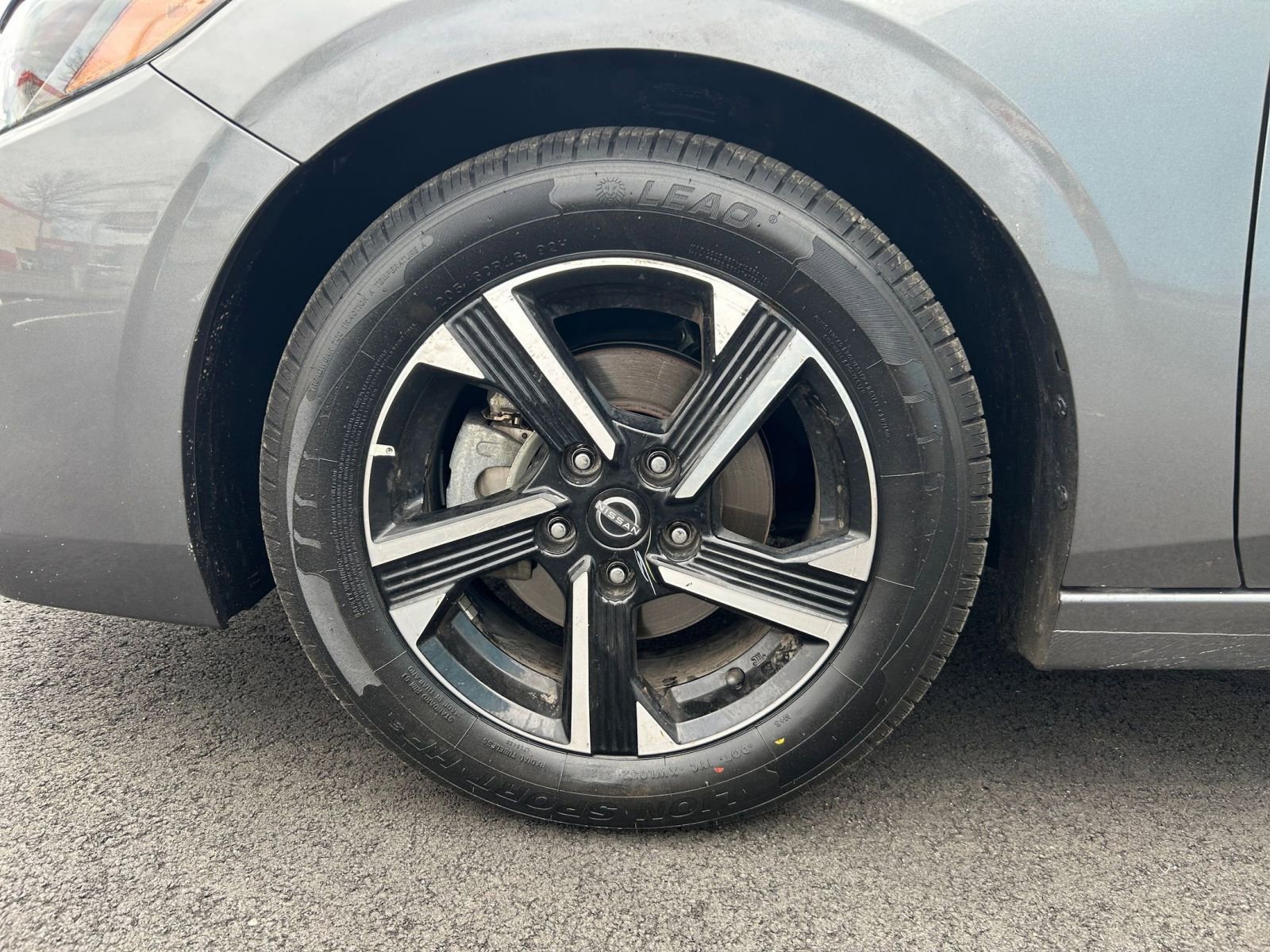 Used 2025 Nissan Sentra SV image 29