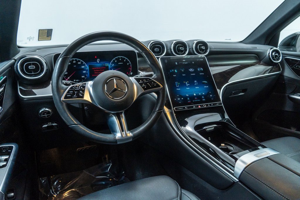 Used 2023 Mercedes-Benz GLC 300 4MATIC image 4