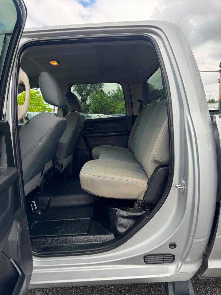 Used 2018 RAM 3500 Tradesman w/ Chrome Appearance Group AWD/4WD image 17