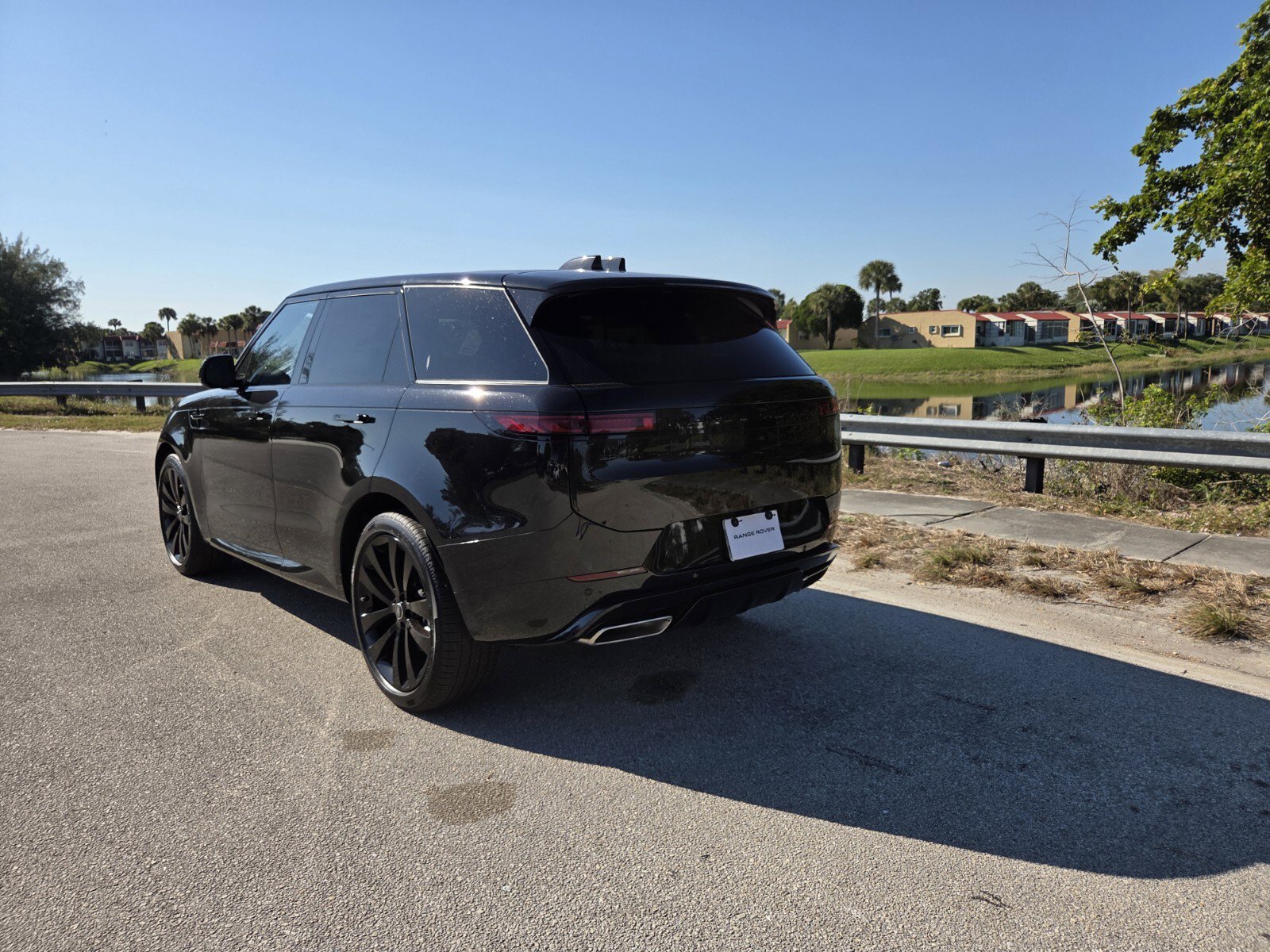 New 2025 Land Rover Range Rover Sport Dynamic SE video 2