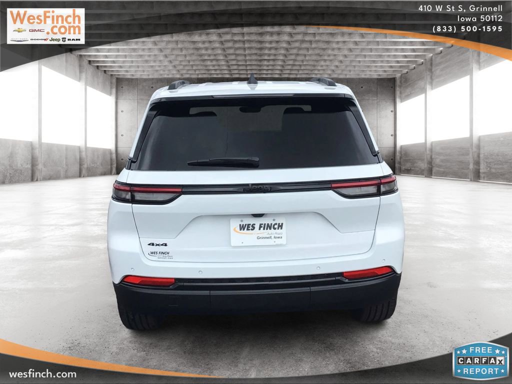 New 2025 Jeep Grand Cherokee 4WD image 6