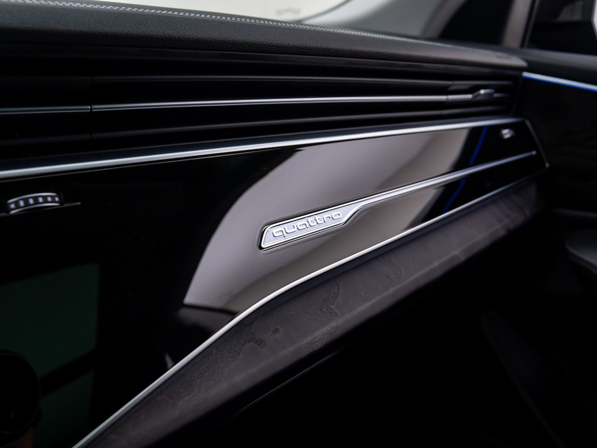 Used 2023 Audi Q8 Premium Plus image 27