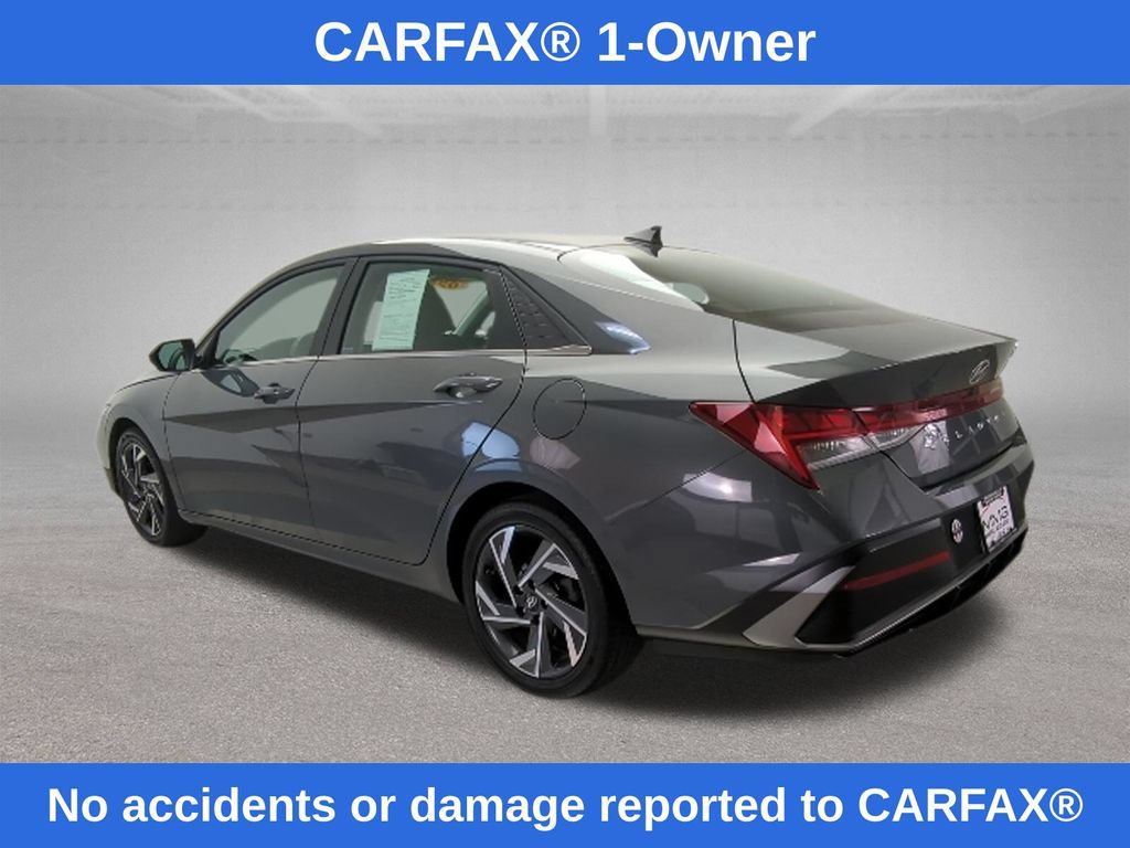 Used 2025 Hyundai Elantra SEL FWD image 3