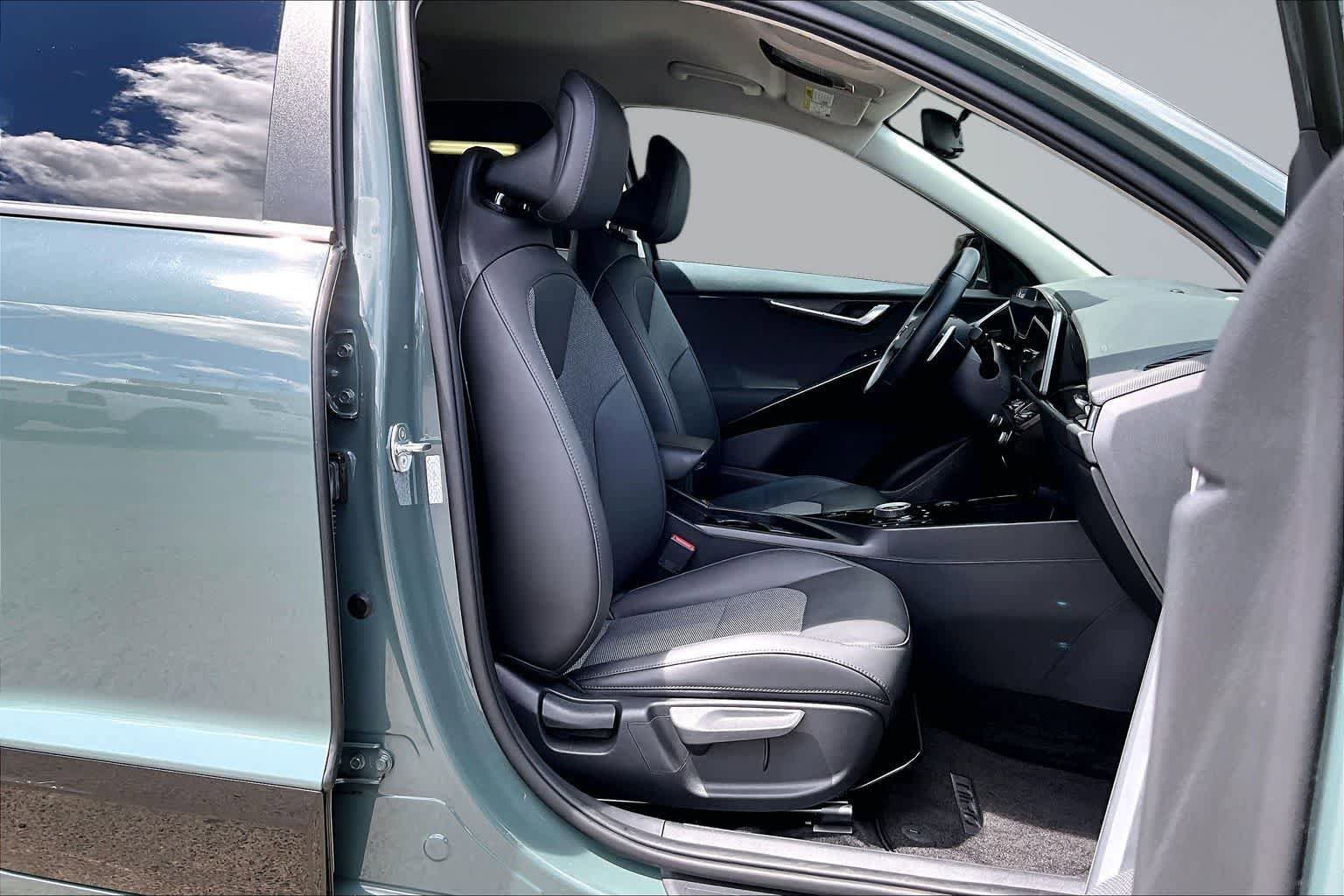 Used 2023 Kia Niro Wind FWD image 14