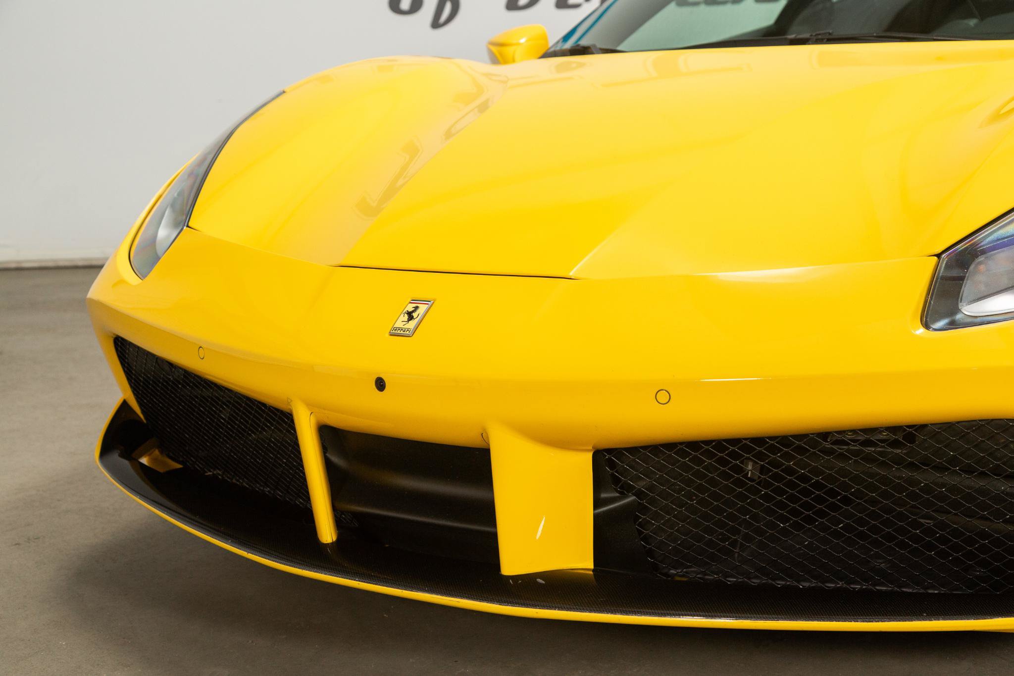 Used 2016 Ferrari 488 GTB RWD image 23