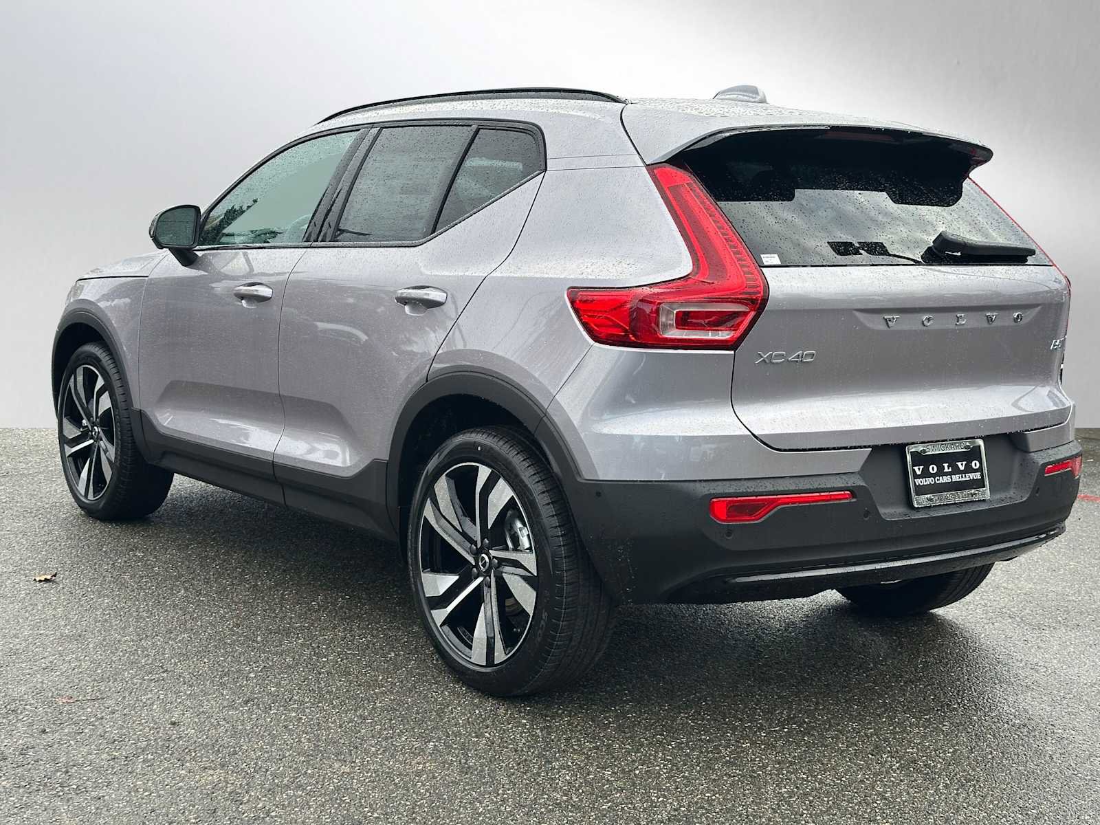New 2026 Volvo XC40 B5 Plus w/ Climate Package image 5