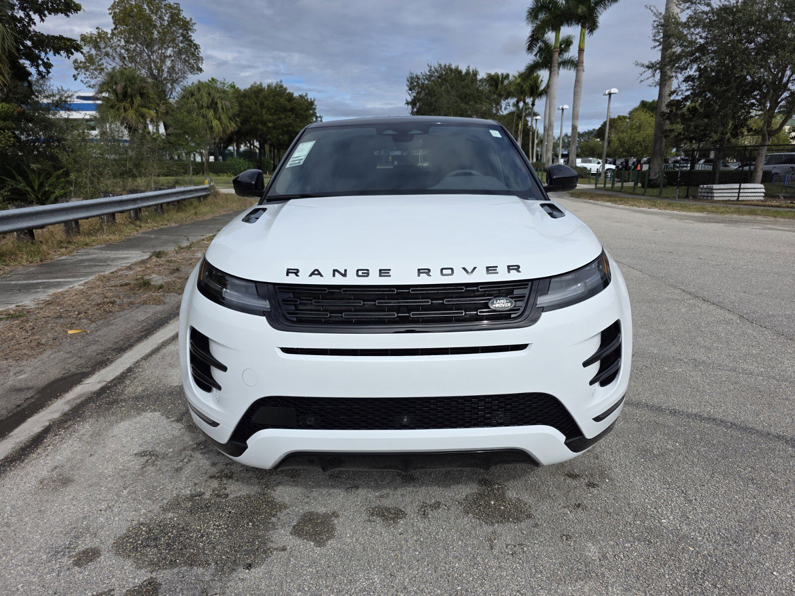 New 2026 Land Rover Range Rover Evoque Dynamic SE image 8