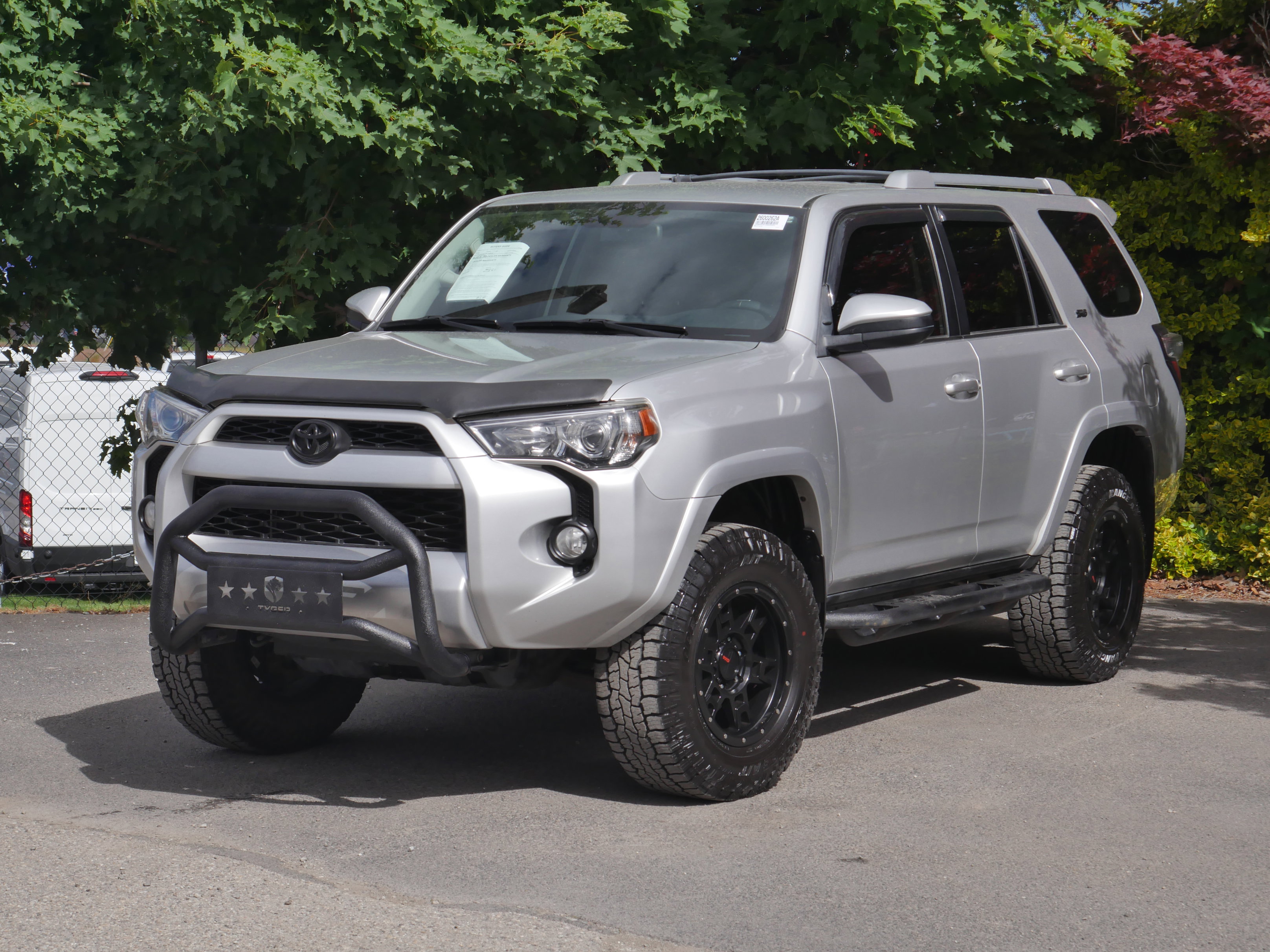 Used 2018 Toyota 4Runner SR5 AWD/4WD image 2