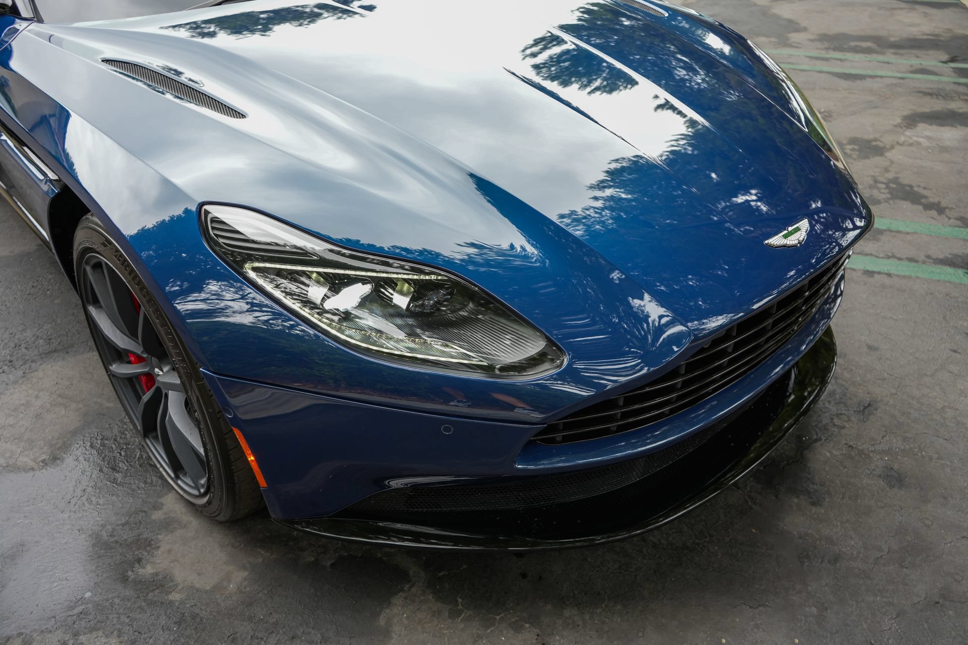 Used 2023 Aston Martin DB11 Volante RWD image 12