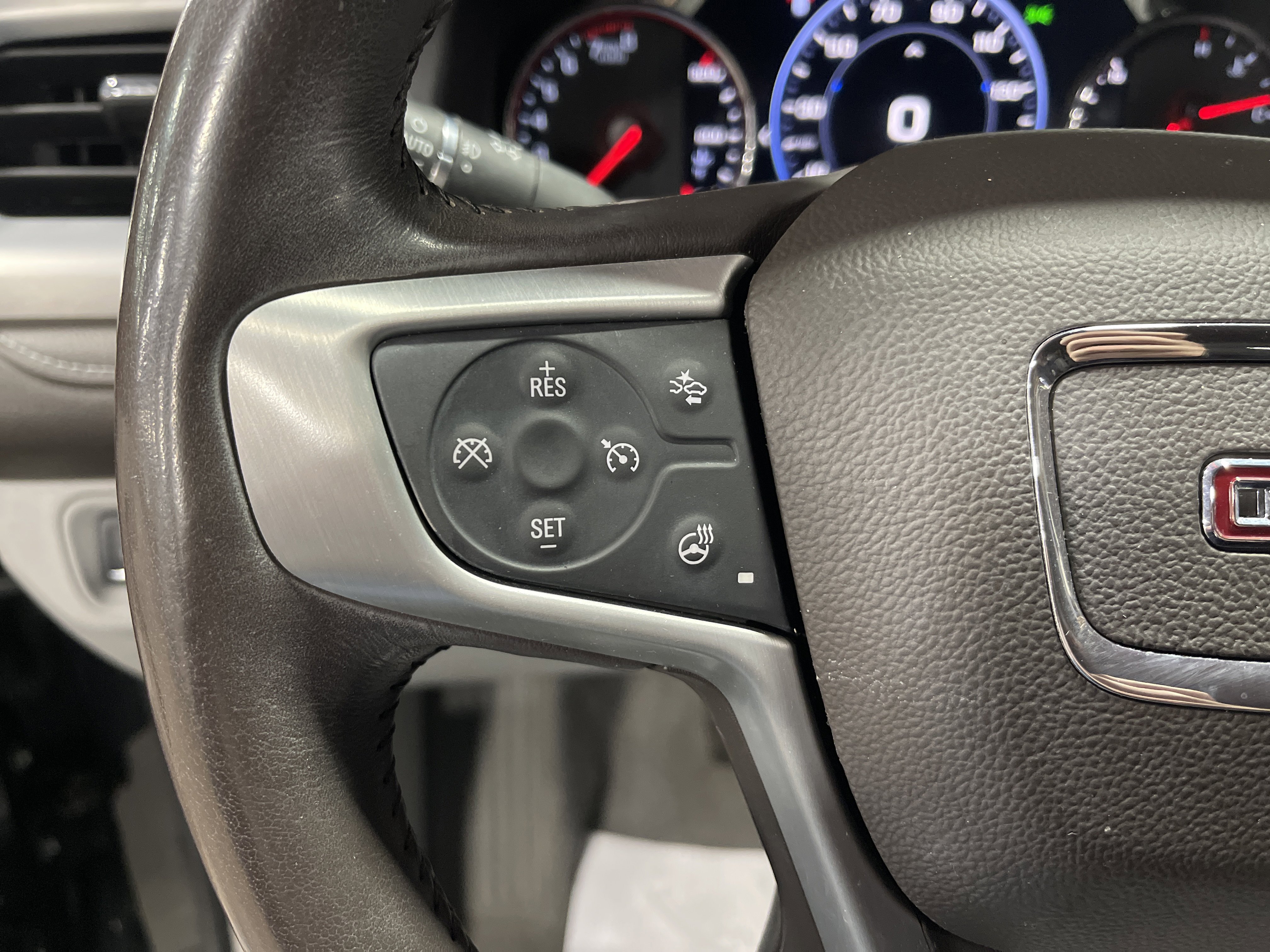 Used 2022 GMC Acadia SLT w/ Technology Package image 20