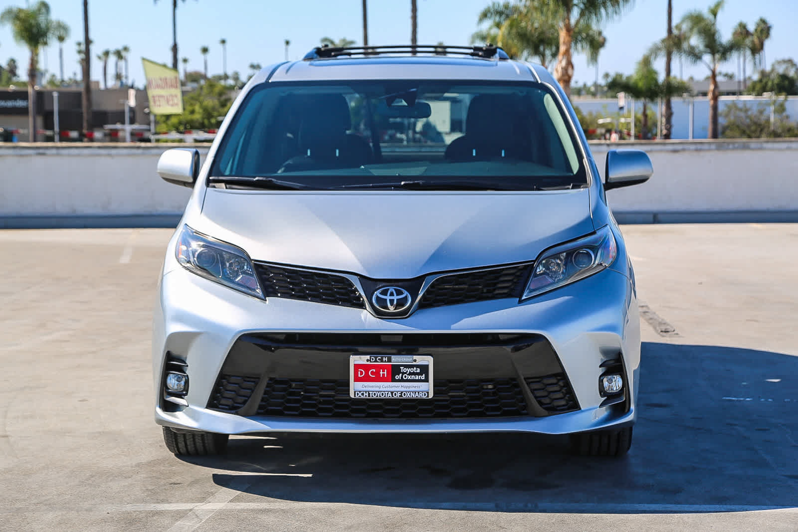 Certified 2019 Toyota Sienna SE w/ SE Preferred Package AWD/4WD image 3