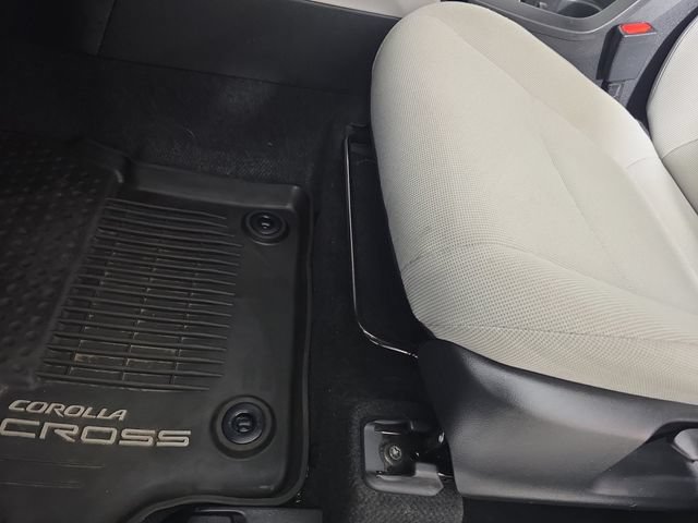 Used 2024 Toyota Corolla Cross L AWD/4WD image 23